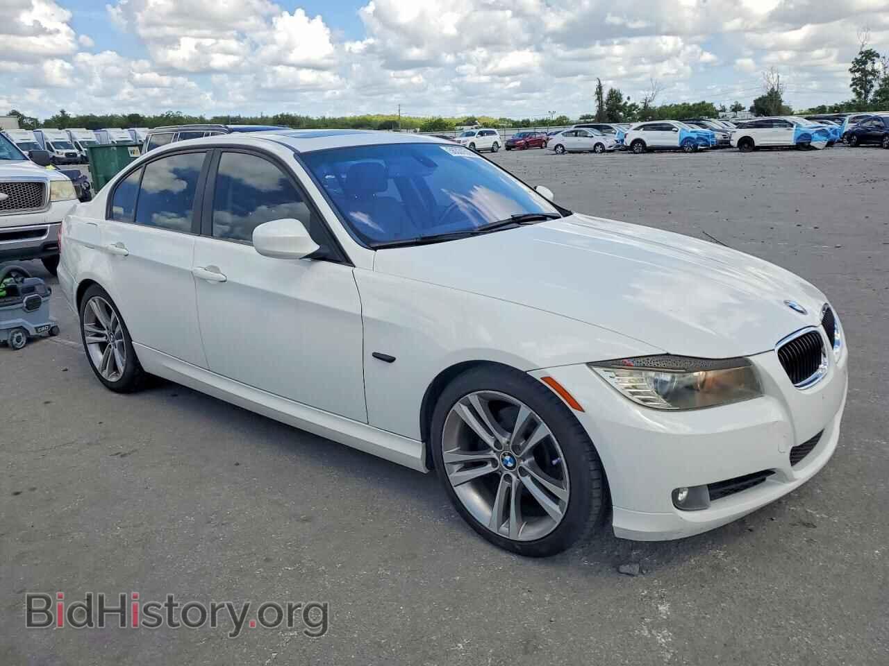2011 BMW 3 SERIES - VIN: WBAPH7C54BE674517 - Photo 4