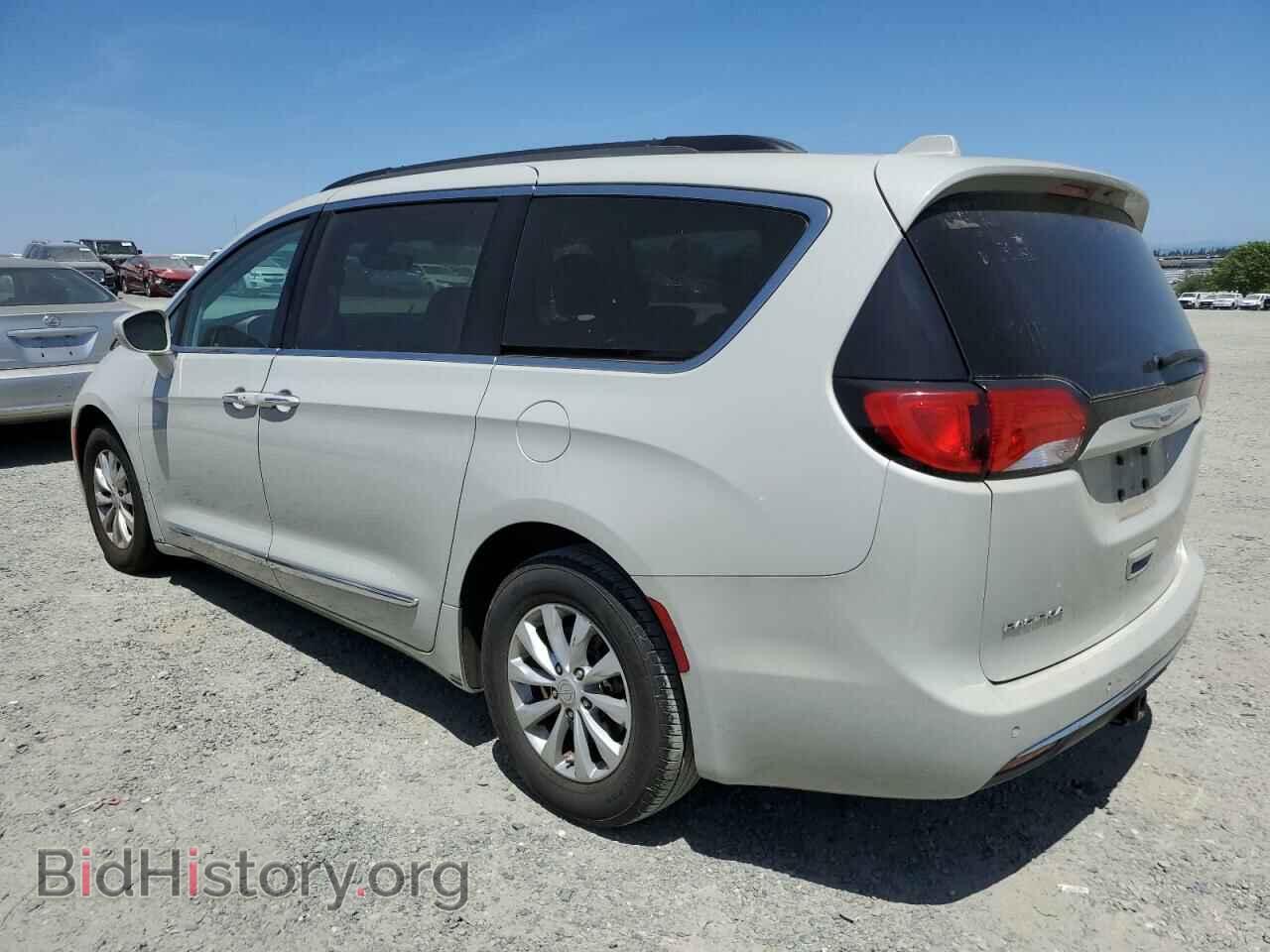 2017 CHRYSLER PACIFICA - VIN: 2C4RC1BG7HR588219 - Фото 2