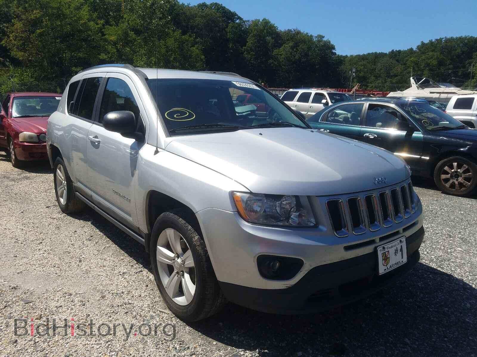 Photo 1J4NT1FA6BD139672 - JEEP COMPASS 2011