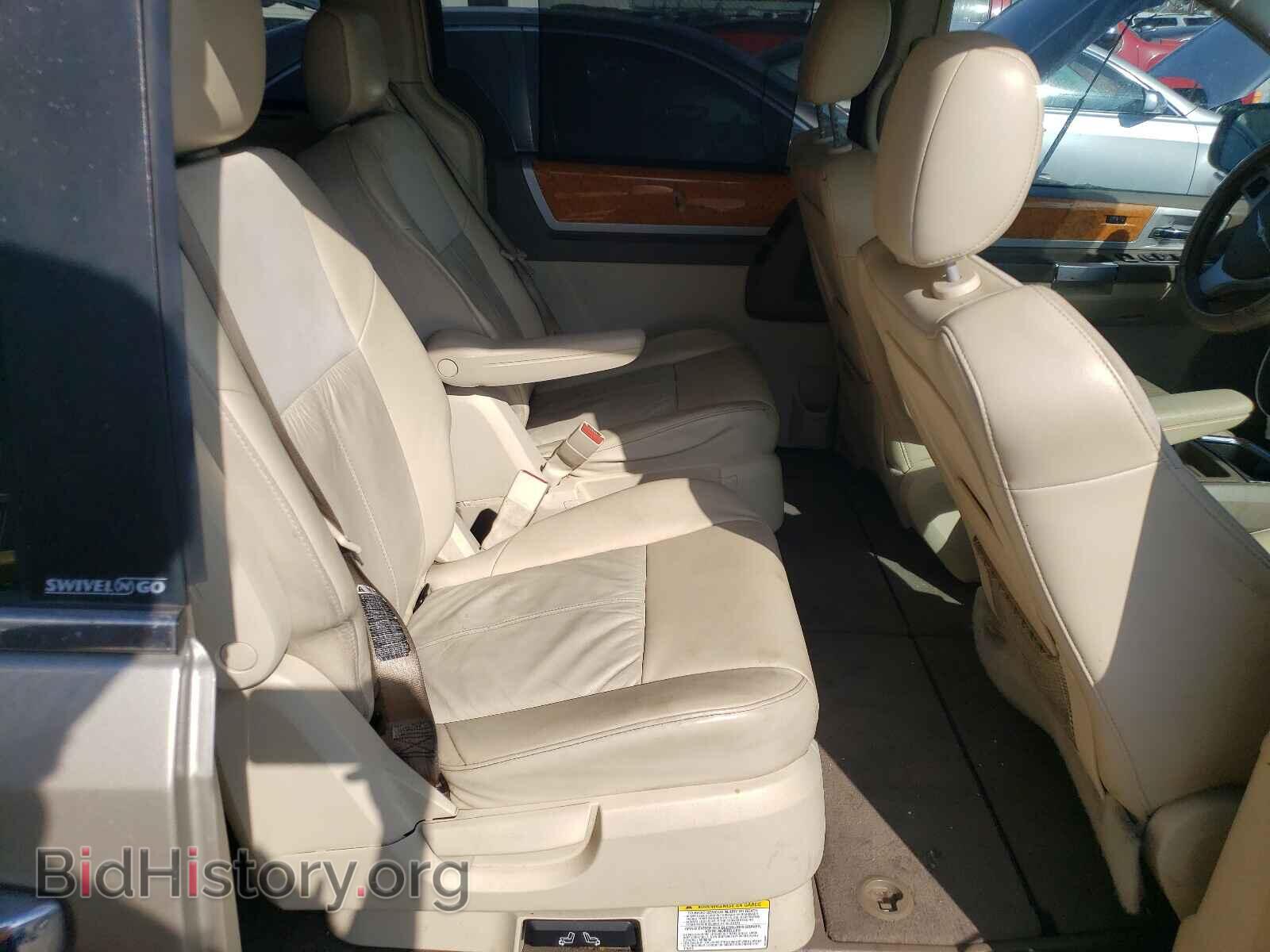 2008 CHRYSLER MINIVAN - VIN: 2A8HR64X28R691271 - Фото 6