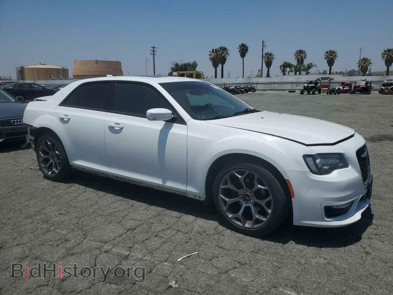 2018 CHRYSLER 300 - VIN: 2C3CCABG5JH261386 - Фото 4
