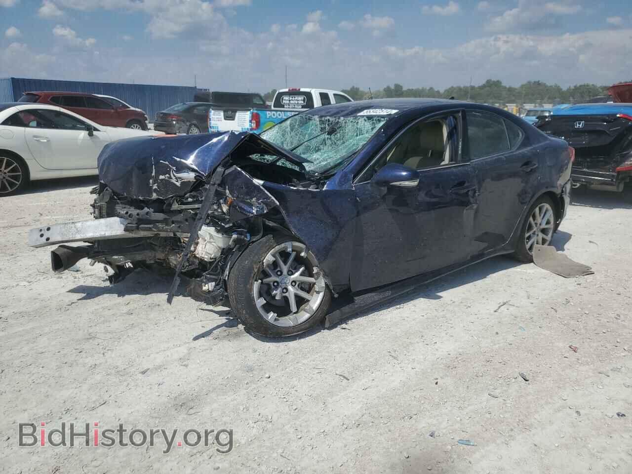 Photo JTHCF5C22B5048495 - LEXUS IS 2011