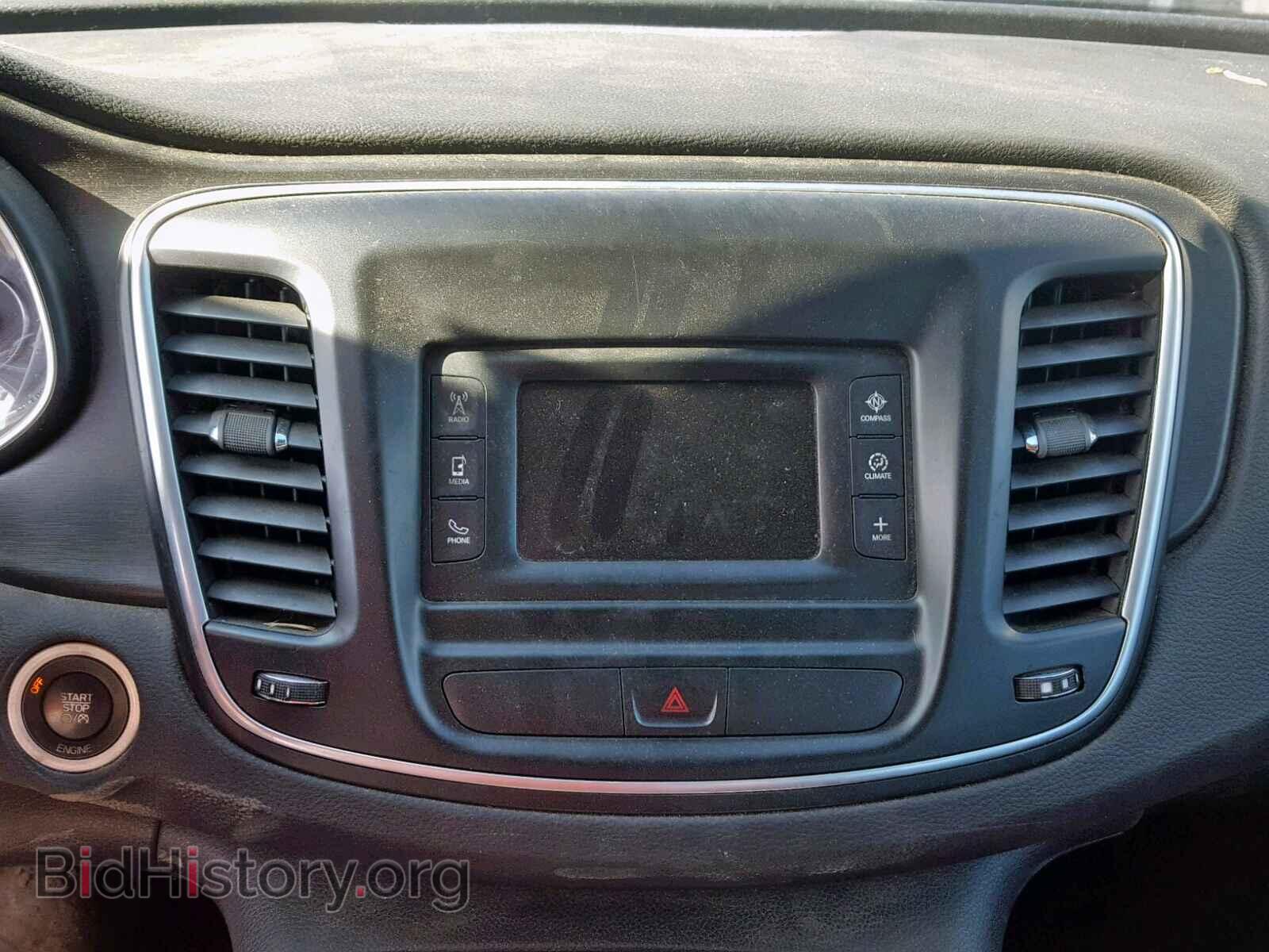 2016 CHRYSLER 200 - VIN: 1C3CCCAB9GN111055 - Фото 9