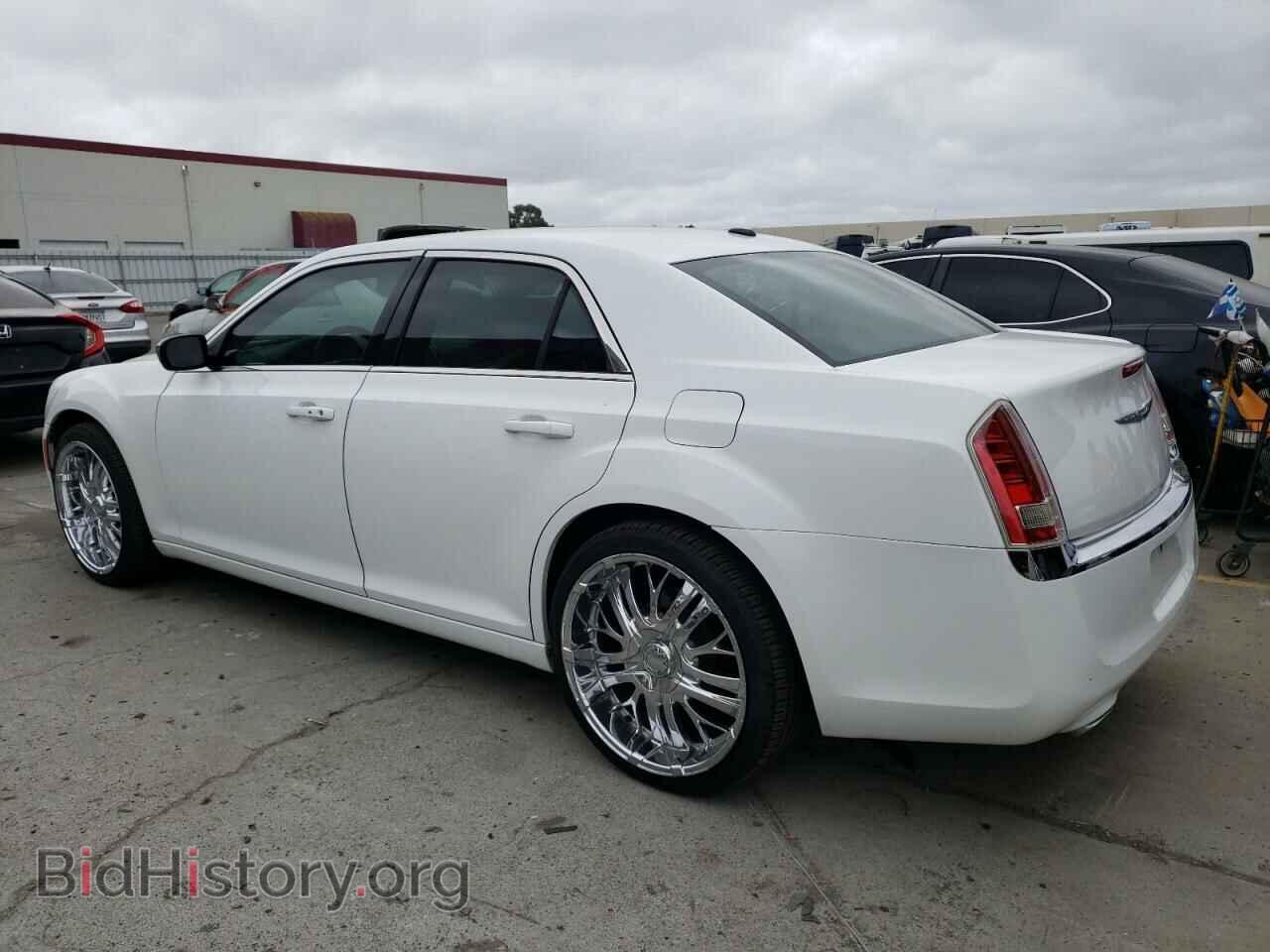 2013 CHRYSLER 300 - VIN: 2C3CCAAG1DH507873 - Фото 2
