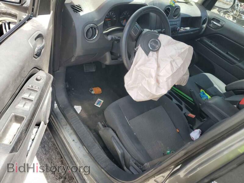 2012 Jeep COMPASS (VIN 1C4NJDEB1CD718366) — photo 8 of 12