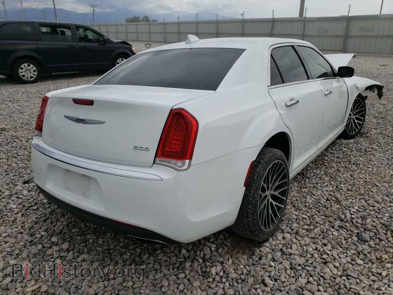 2019 CHRYSLER 300 - VIN: 2C3CCAEG3KH577656 - Фото 4