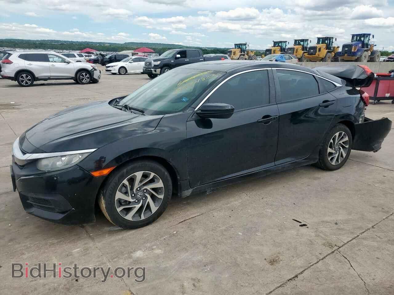 Photo 19XFC2F73JE011116 - HONDA CIVIC 2018