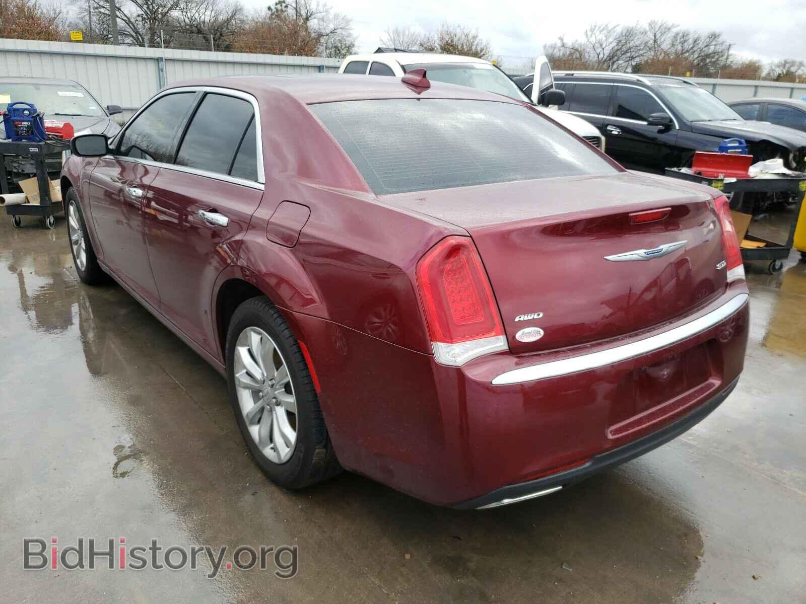 2019 CHRYSLER 300 - VIN: 2C3CCAKG8KH631571 - Фото 3