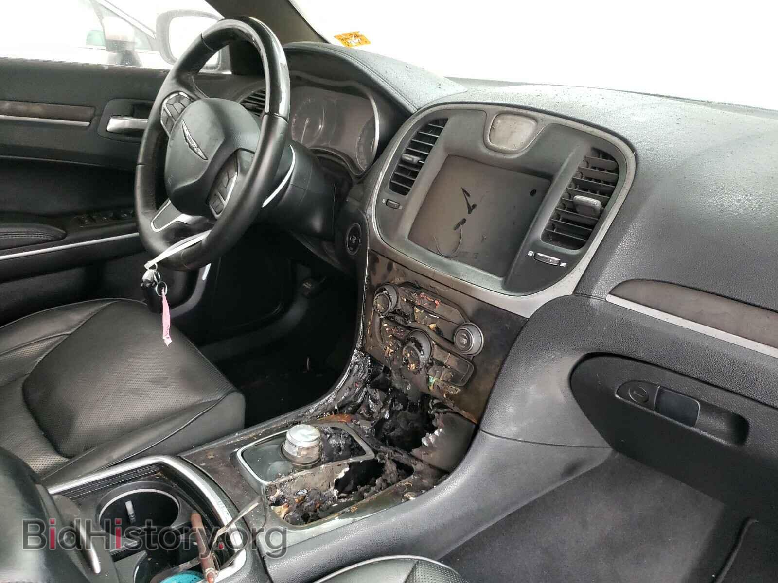 2019 CHRYSLER 300 - VIN: 2C3CCAKG8KH631571 - Фото 9