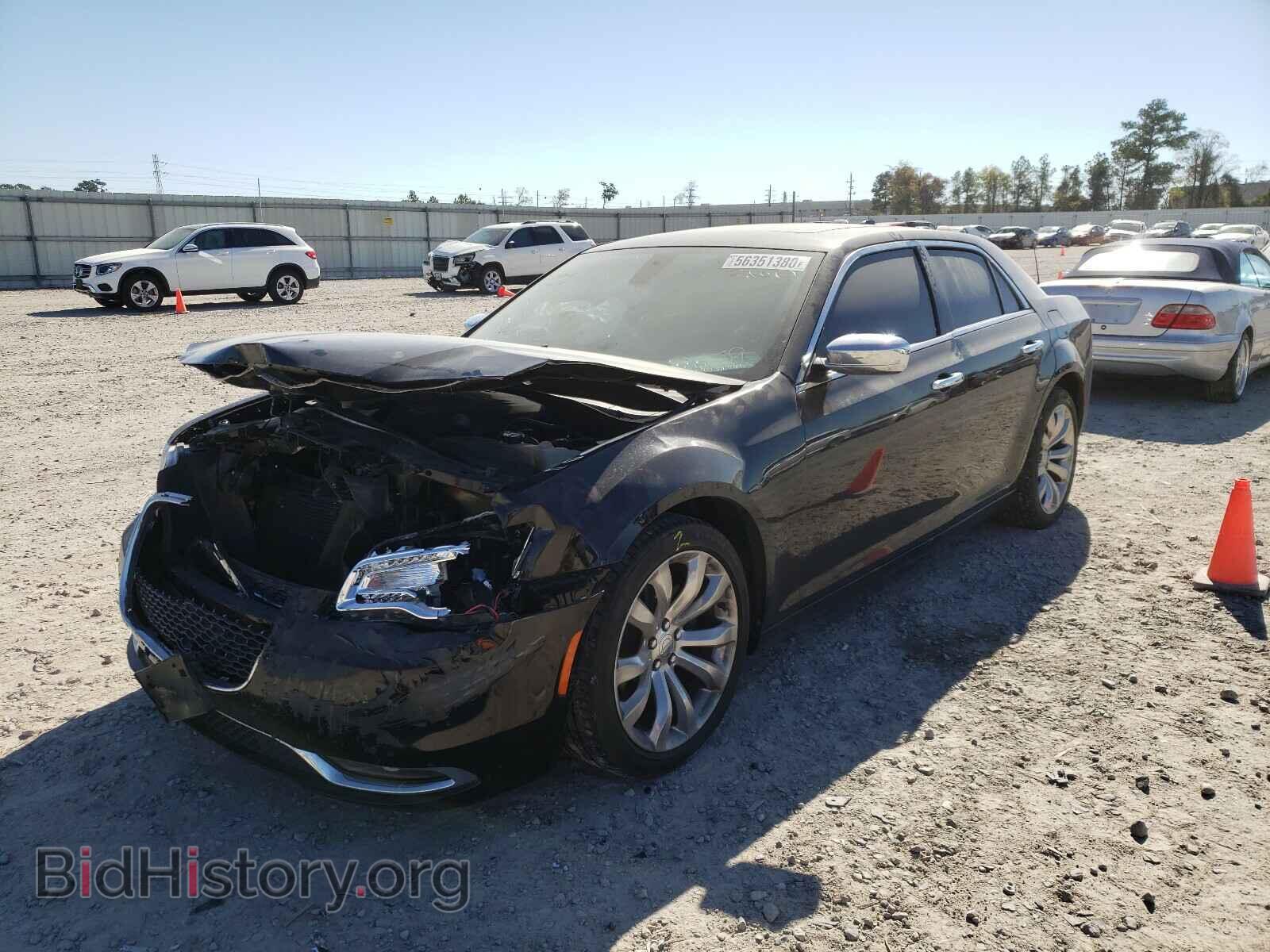 2019 CHRYSLER 300 - VIN: 2C3CCAEG7KH619679 - Фото 2