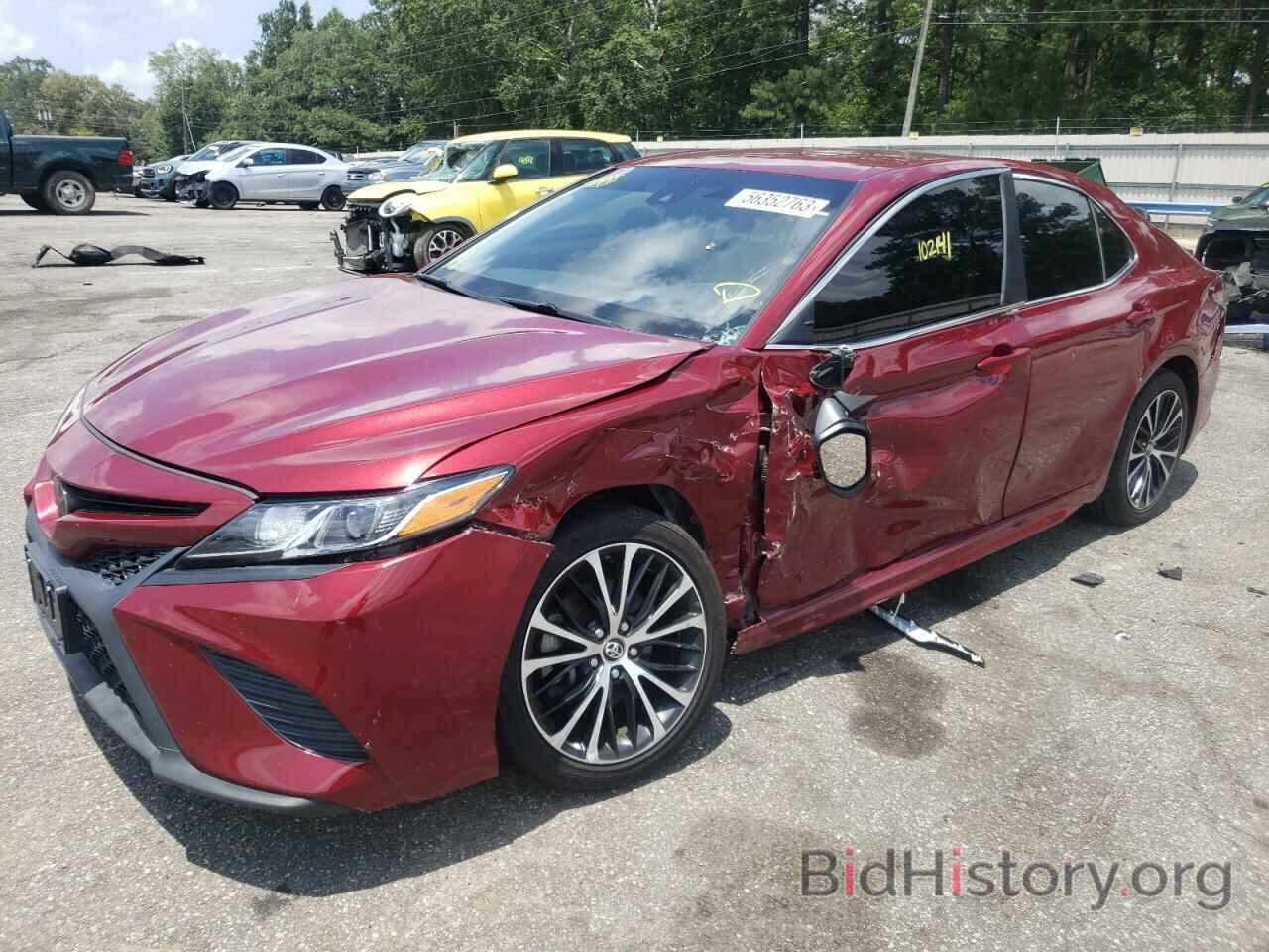 Photo 4T1B11HK8JU600319 - TOYOTA CAMRY 2018