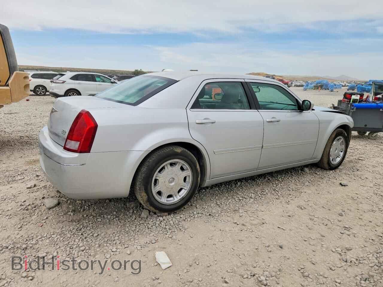 2005 CHRYSLER 300 - VIN: 2C3JA53G55H691704 - Фото 3