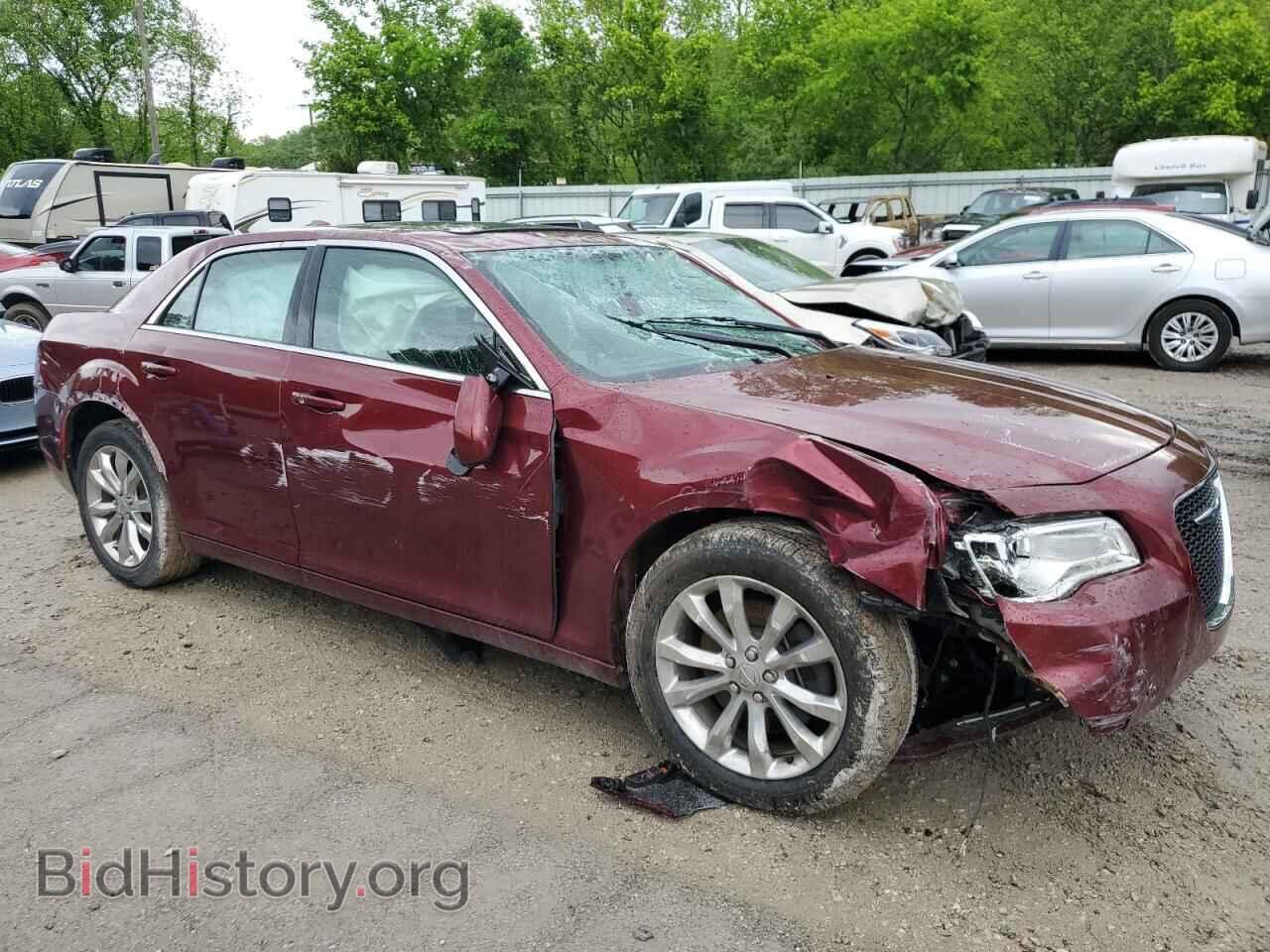 2019 CHRYSLER 300 - VIN: 2C3CCARG8KH517589 - Фото 4