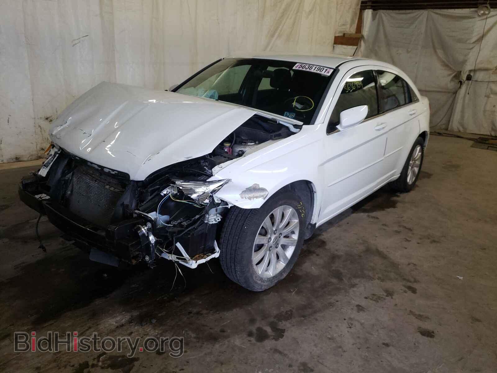 2013 CHRYSLER 200 - VIN: 1C3CCBBG4DN732008 - Фото 2