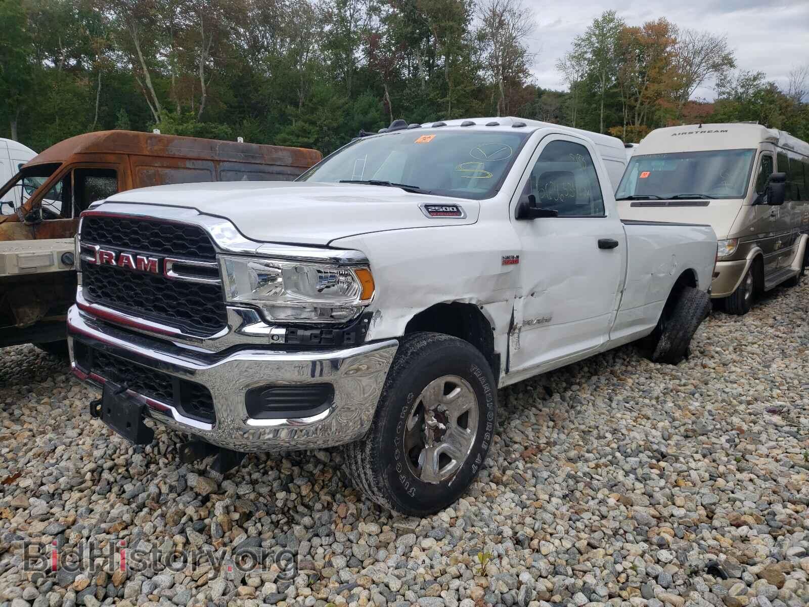 2019 RAM 2500 - VIN: 3C6MR5AJ9KG551965 - Фото 2