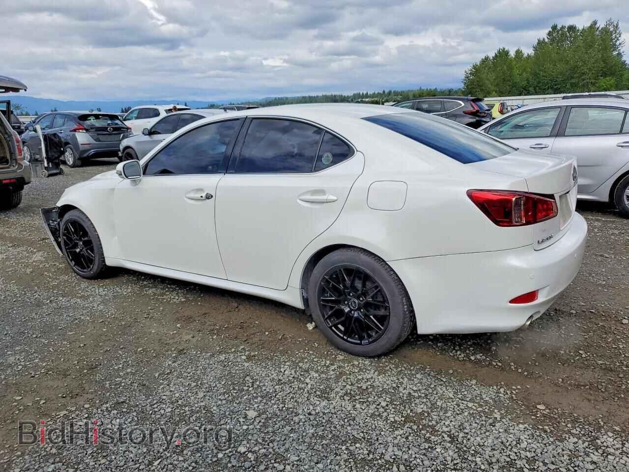 2011 LEXUS IS - VIN: JTHBF5C25B5133701 - Photo 2