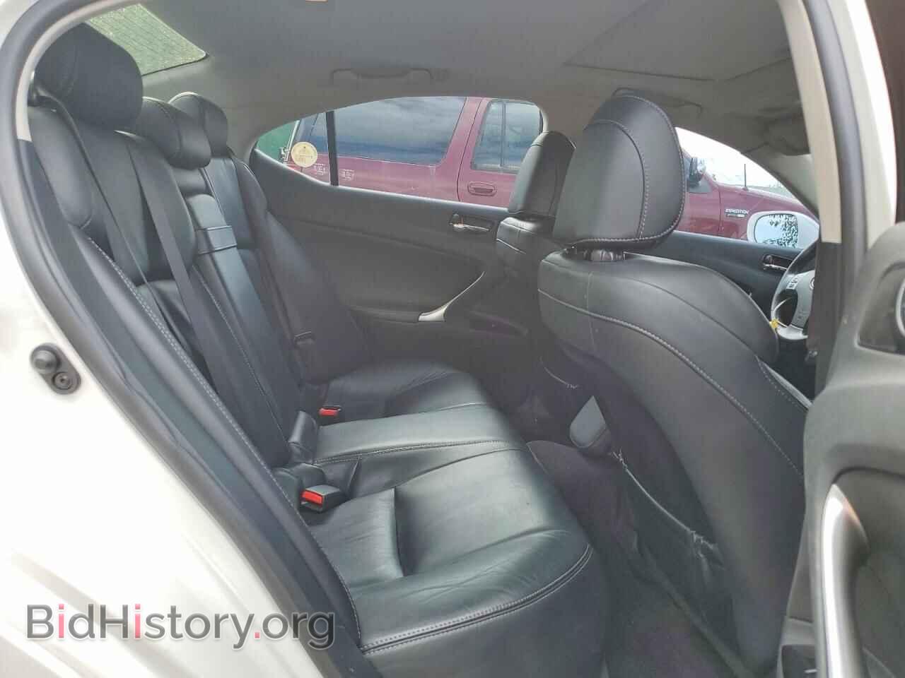 2011 LEXUS IS - VIN: JTHBF5C25B5133701 - Photo 10