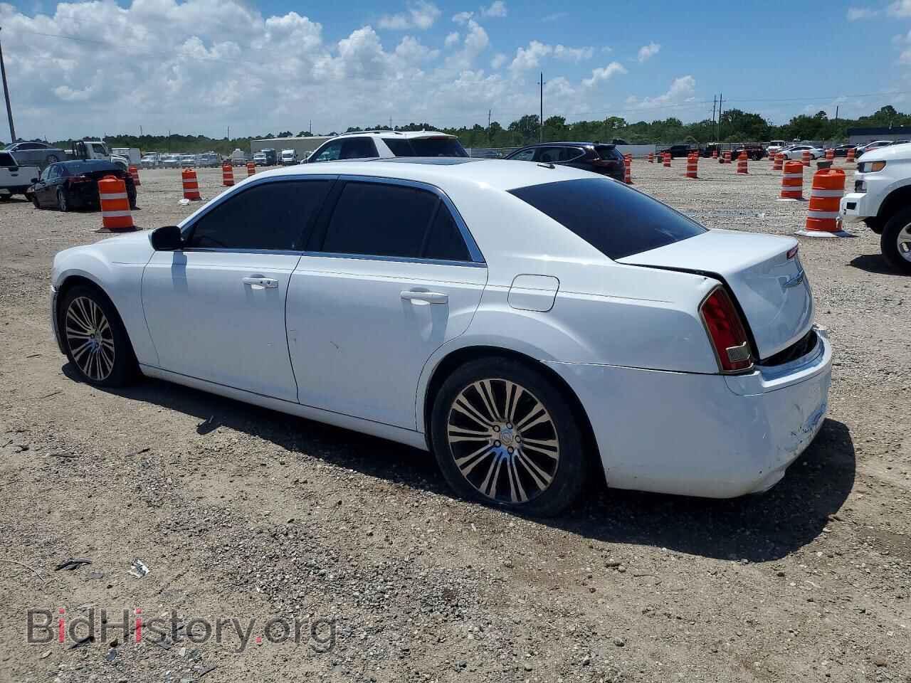 2013 CHRYSLER 300 - VIN: 2C3CCABG9DH732685 - Фото 2