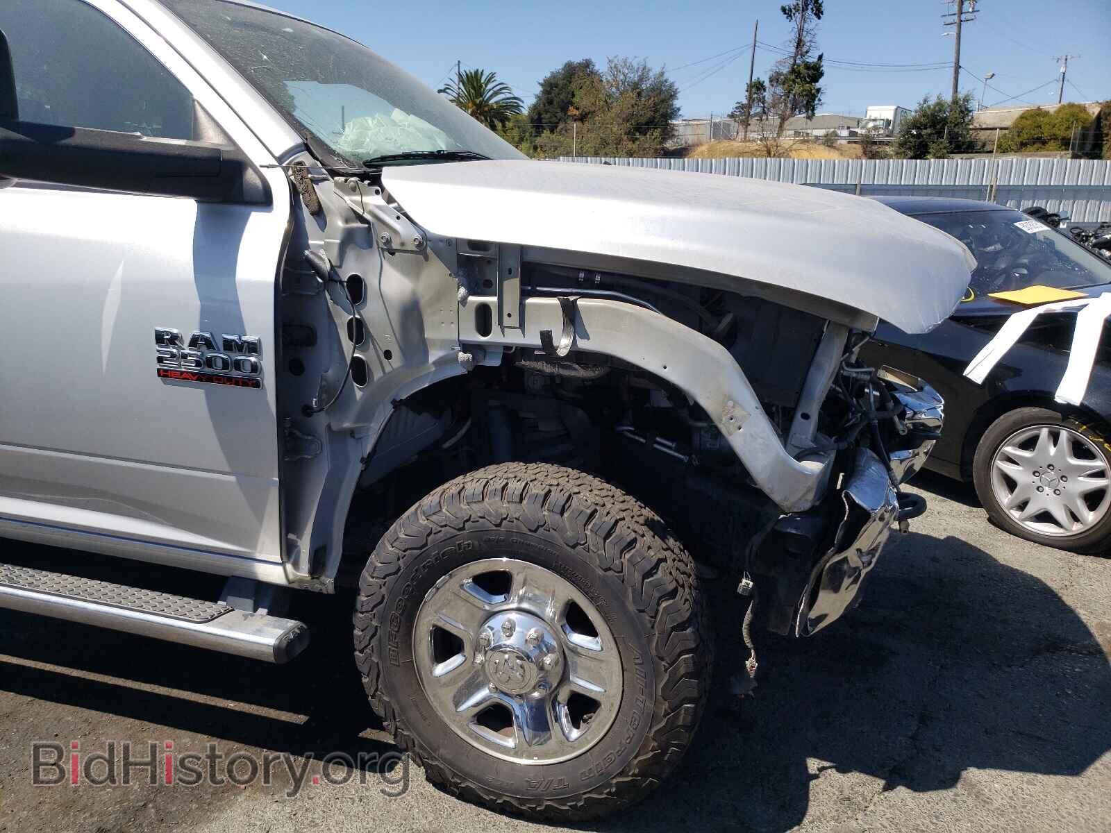 2018 RAM 2500 - VIN: 3C6UR5CL1JG206717 - Фото 9