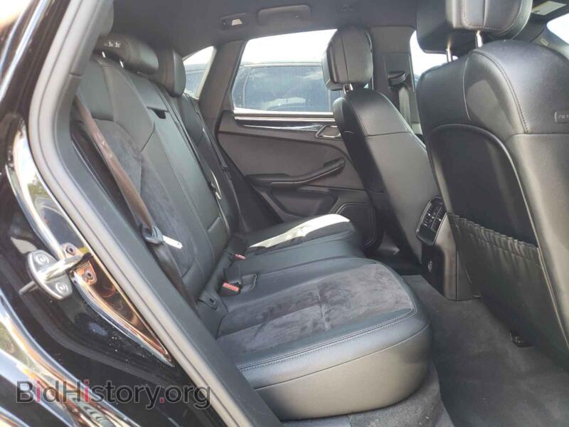 2017 Porsche MACAN (VIN WP1AA2A5XHLB00347) — photo 6 of 10