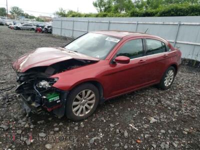 2013 Chrysler 200 Touring, burgundy — VIN 1C3CCBBG8DN607951, Copart