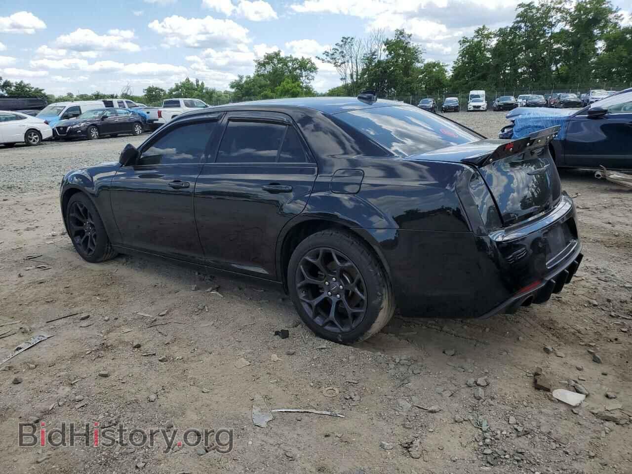 2019 CHRYSLER 300 - VIN: 2C3CCABG4KH628635 - Фото 2