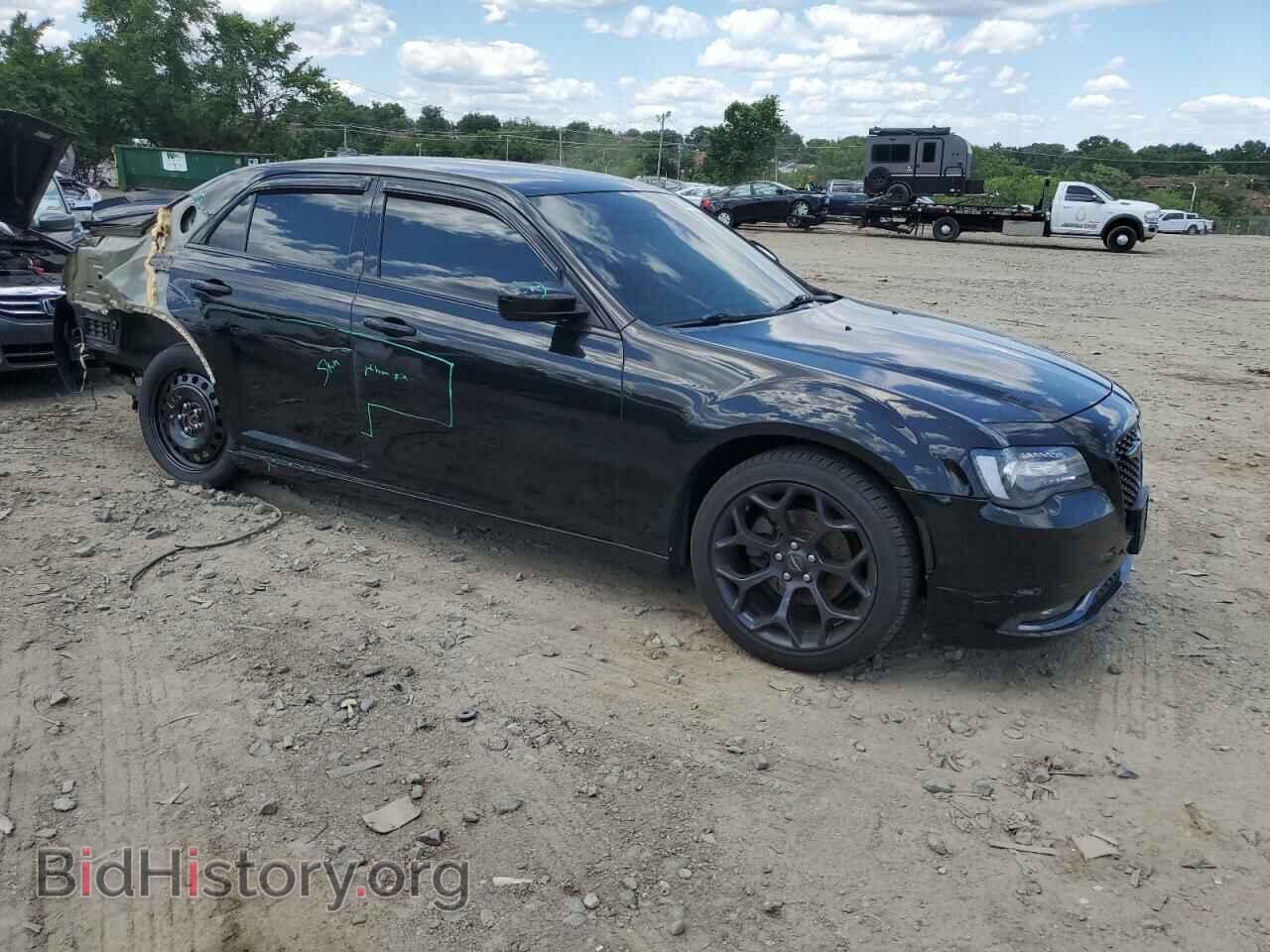 2019 CHRYSLER 300 - VIN: 2C3CCABG4KH628635 - Фото 4