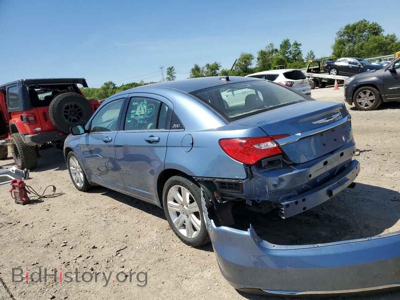 2011 CHRYSLER 200 - VIN: 1C3BC1FB2BN614332 - Фото 2