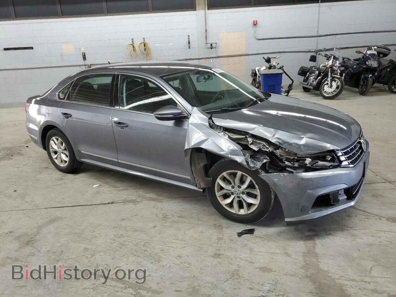 2017 VOLKSWAGEN PASSAT - VIN: 1VWAT7A38HC006830 - Фото 4
