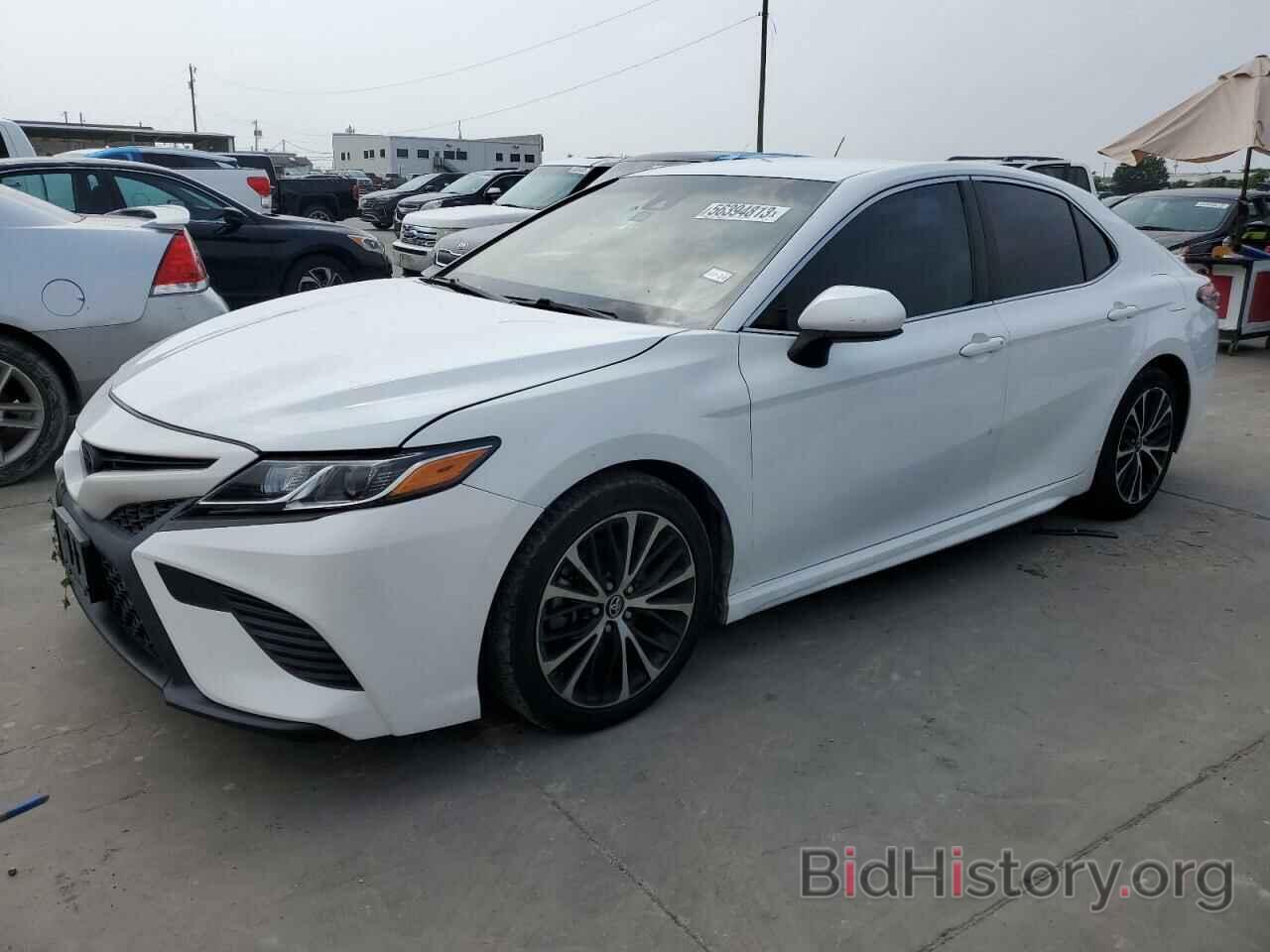 Photo 4T1B11HK6JU097647 - TOYOTA CAMRY 2018