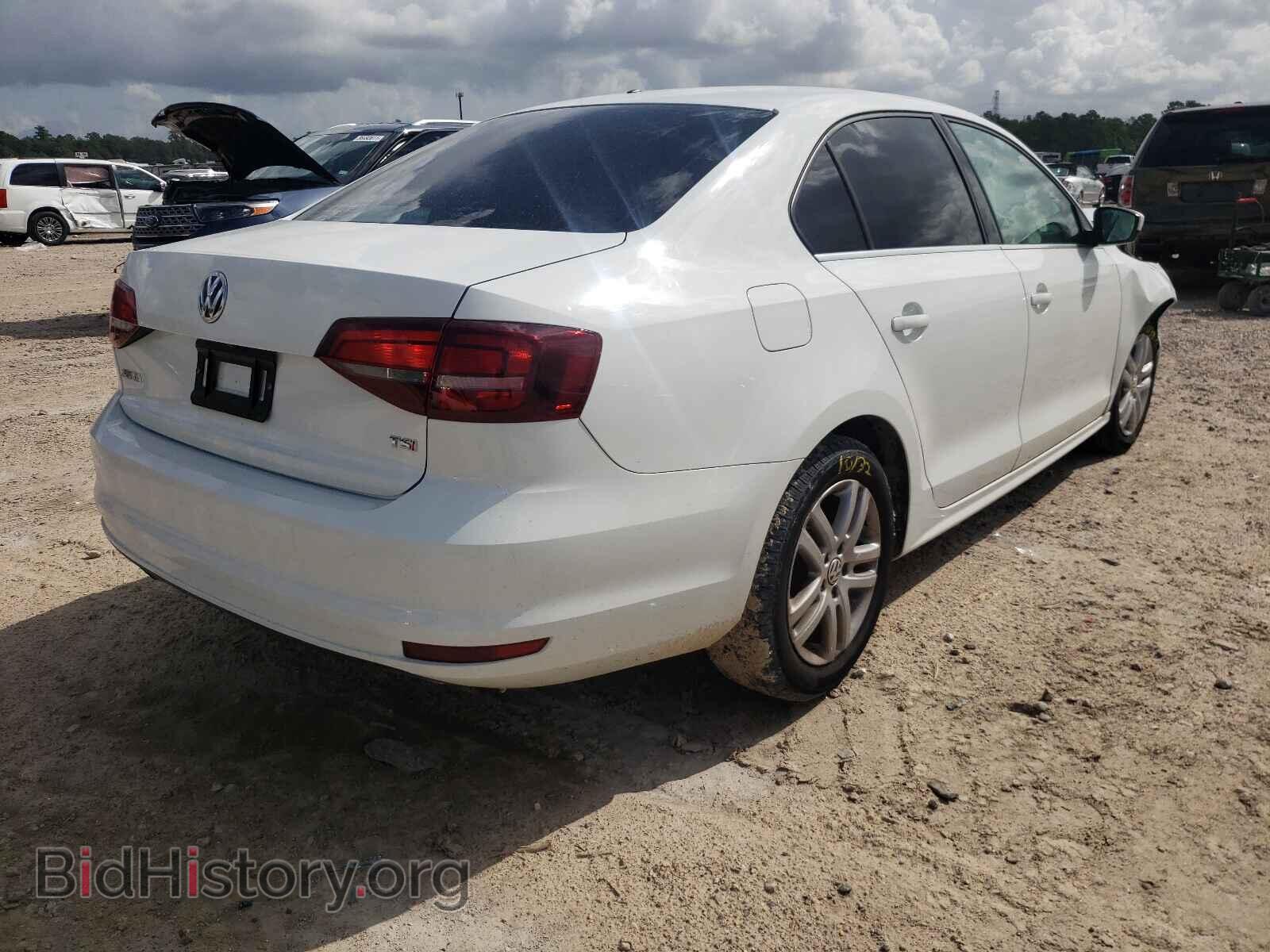 2017 VOLKSWAGEN JETTA - VIN: 3VW2B7AJ2HM209281 - Photo 4