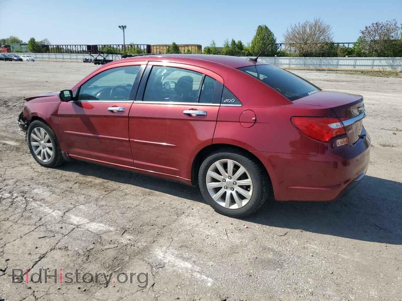 2013 CHRYSLER 200 - VIN: 1C3CCBCG6DN607641 - Фото 2
