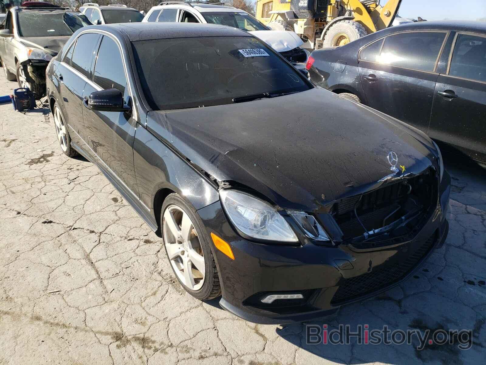 Photo WDDHF8HB3BA479300 - MERCEDES-BENZ E CLASS 2011