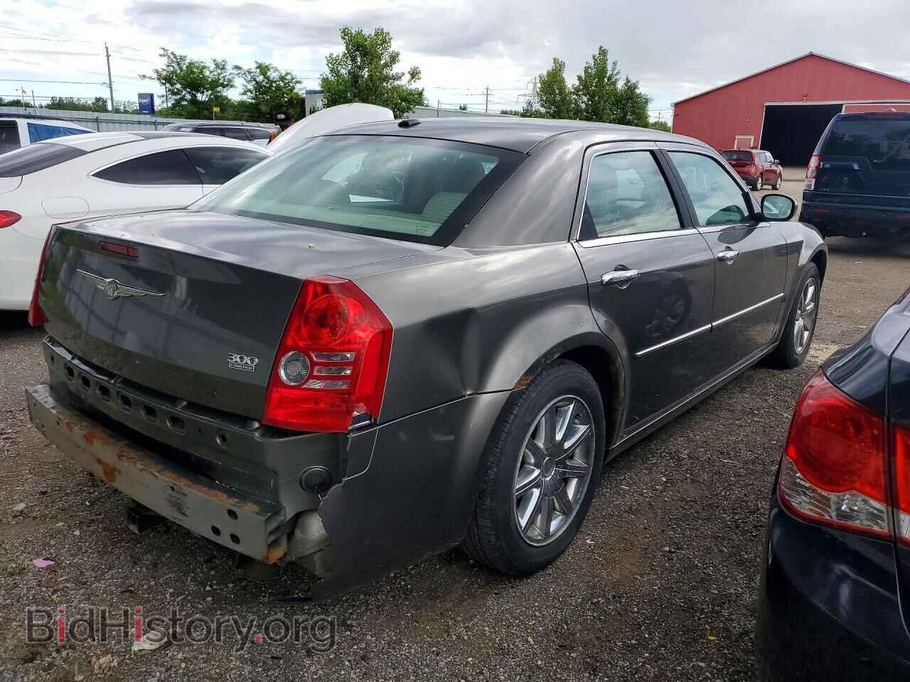 2010 CHRYSLER 300 - VIN: 2C3CA3CV3AH120556 - Photo 3