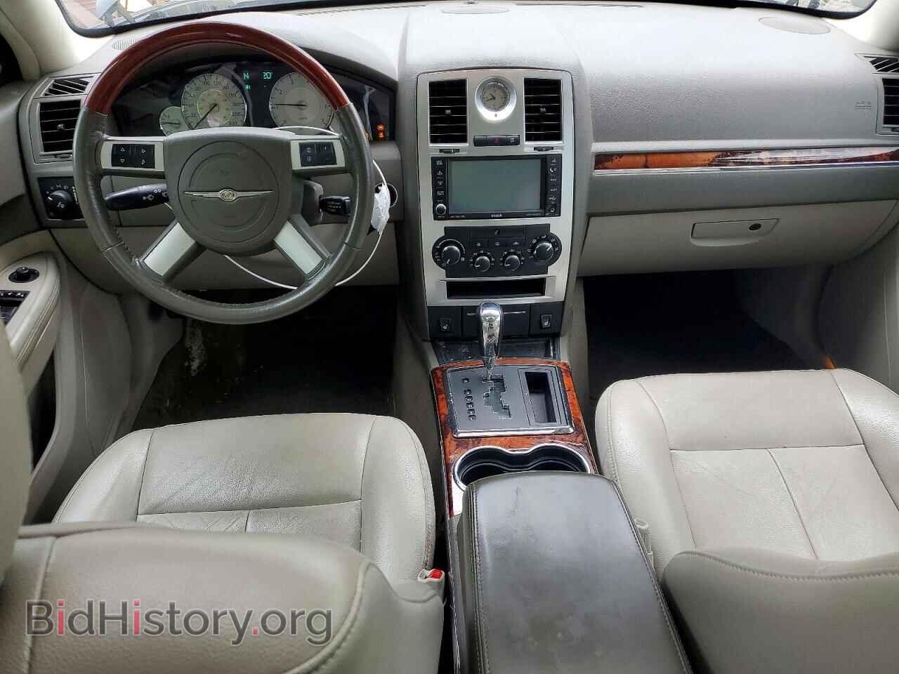 2010 CHRYSLER 300 - VIN: 2C3CA3CV3AH120556 - Photo 8