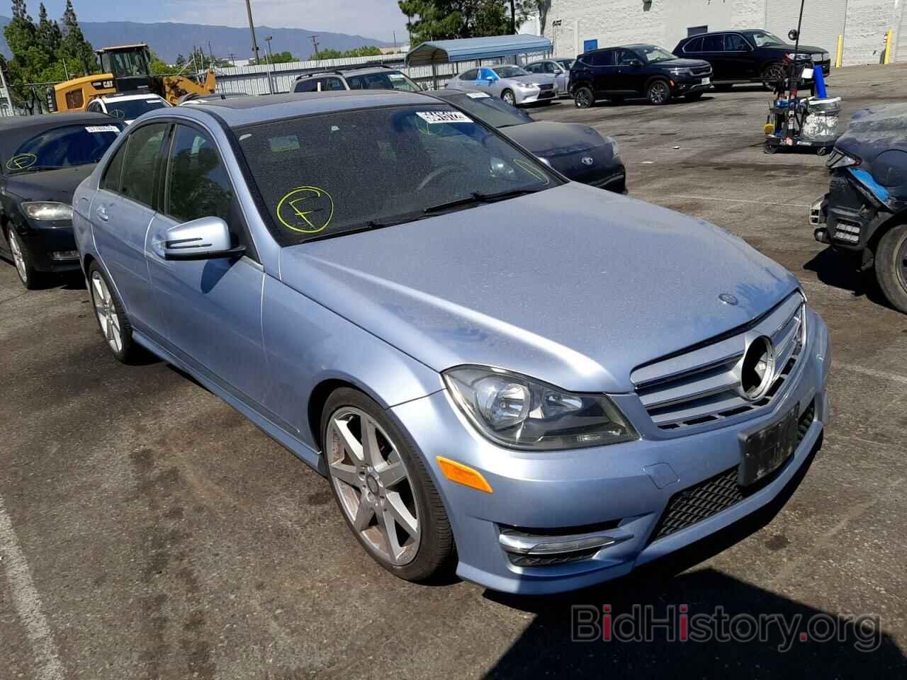 Photo WDDGF4HB2DA783404 - MERCEDES-BENZ C-CLASS 2013