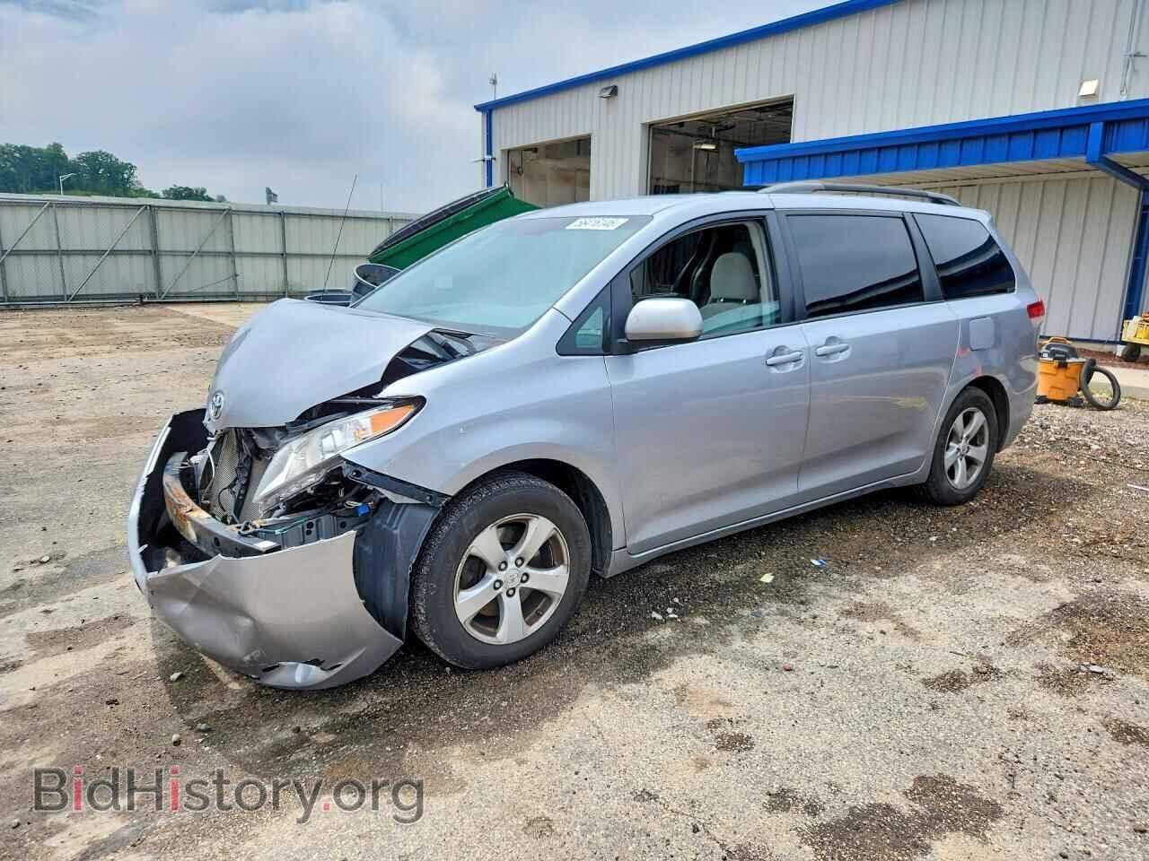 Photo 5TDKK3DC8DS391491 - TOYOTA SIENNA 2013