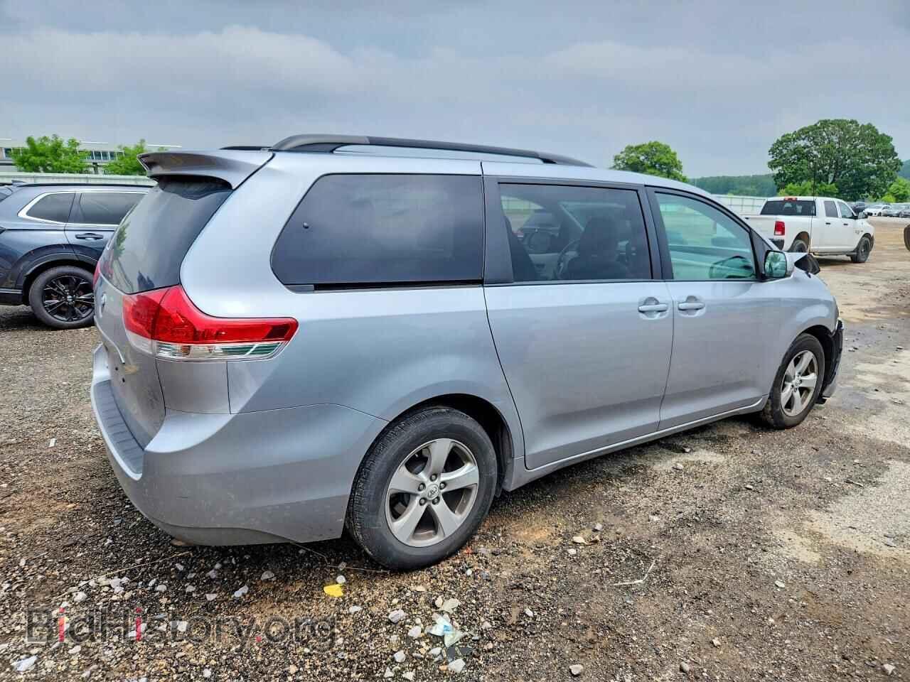 2013 TOYOTA SIENNA - VIN: 5TDKK3DC8DS391491 - Фото 3