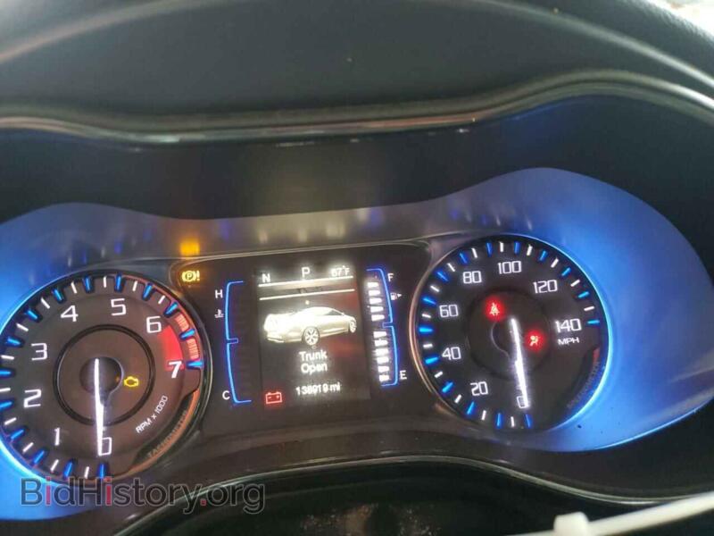 2015 Chrysler 200 (VIN 1C3CCCBB0FN665484) — photo 9 of 14