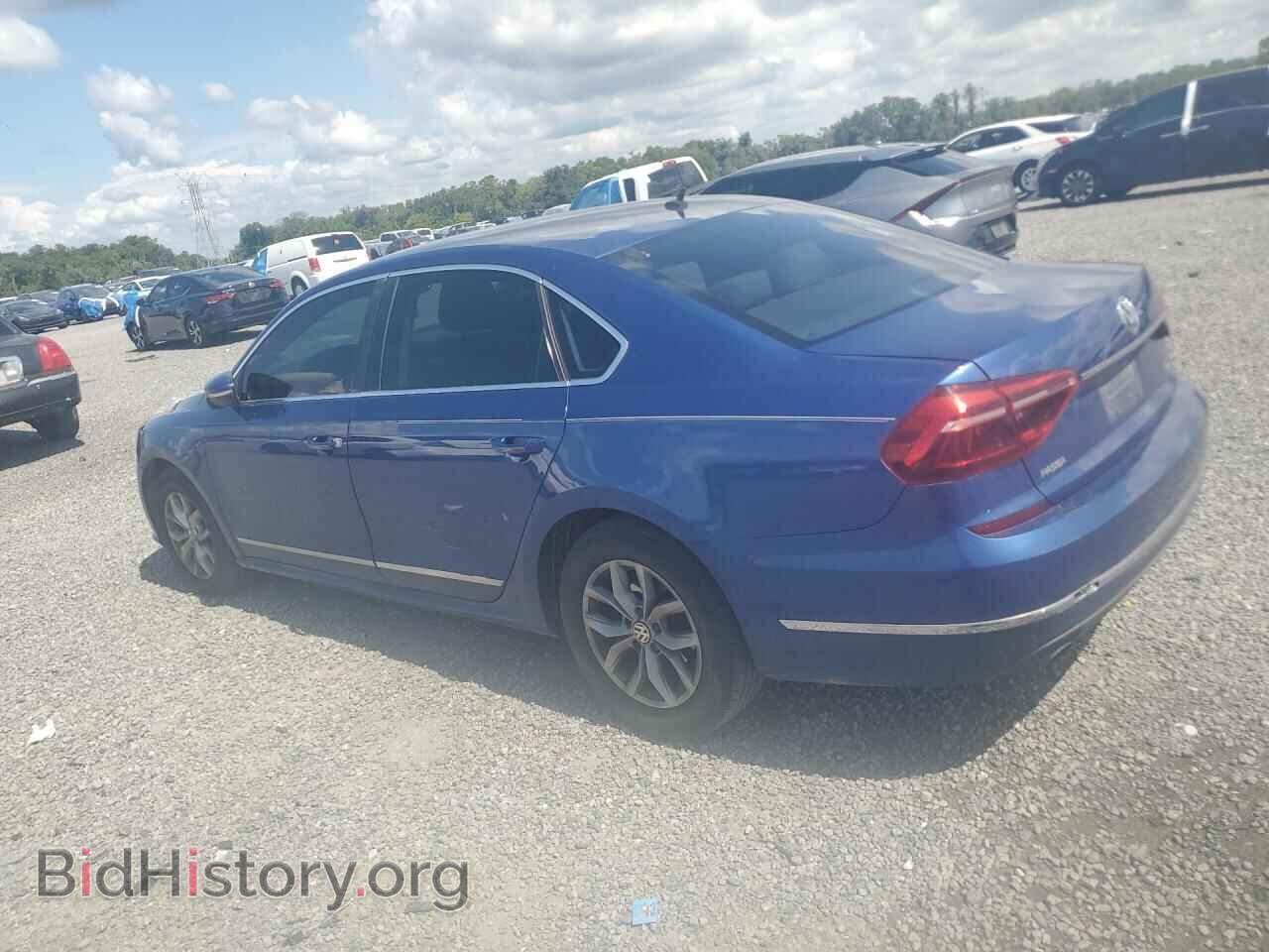 2017 VOLKSWAGEN PASSAT - VIN: 1VWAT7A30HC043791 - Фото 2