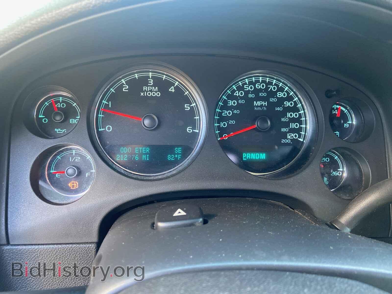Photo 1GNSCAE09BR392898 - CHEVROLET TAHOE 2011
