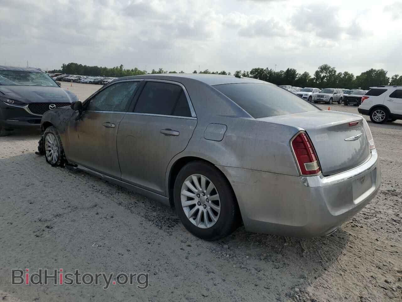2011 CHRYSLER 300 - VIN: 2C3CA4CGXBH537214 - Фото 2