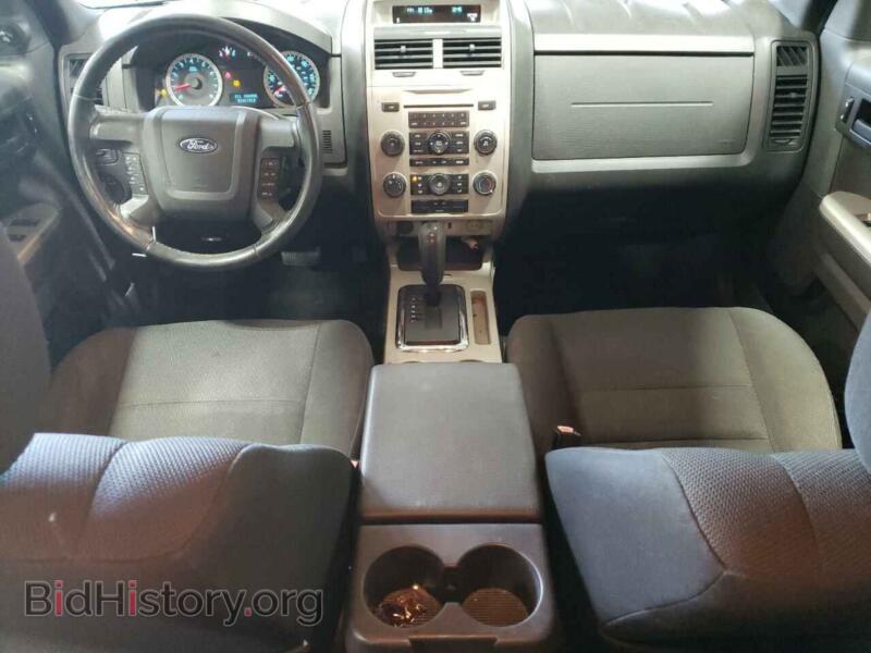 2010 Ford ESCAPE (VIN 1FMCU9DGXAKB65343) — photo 8 of 13