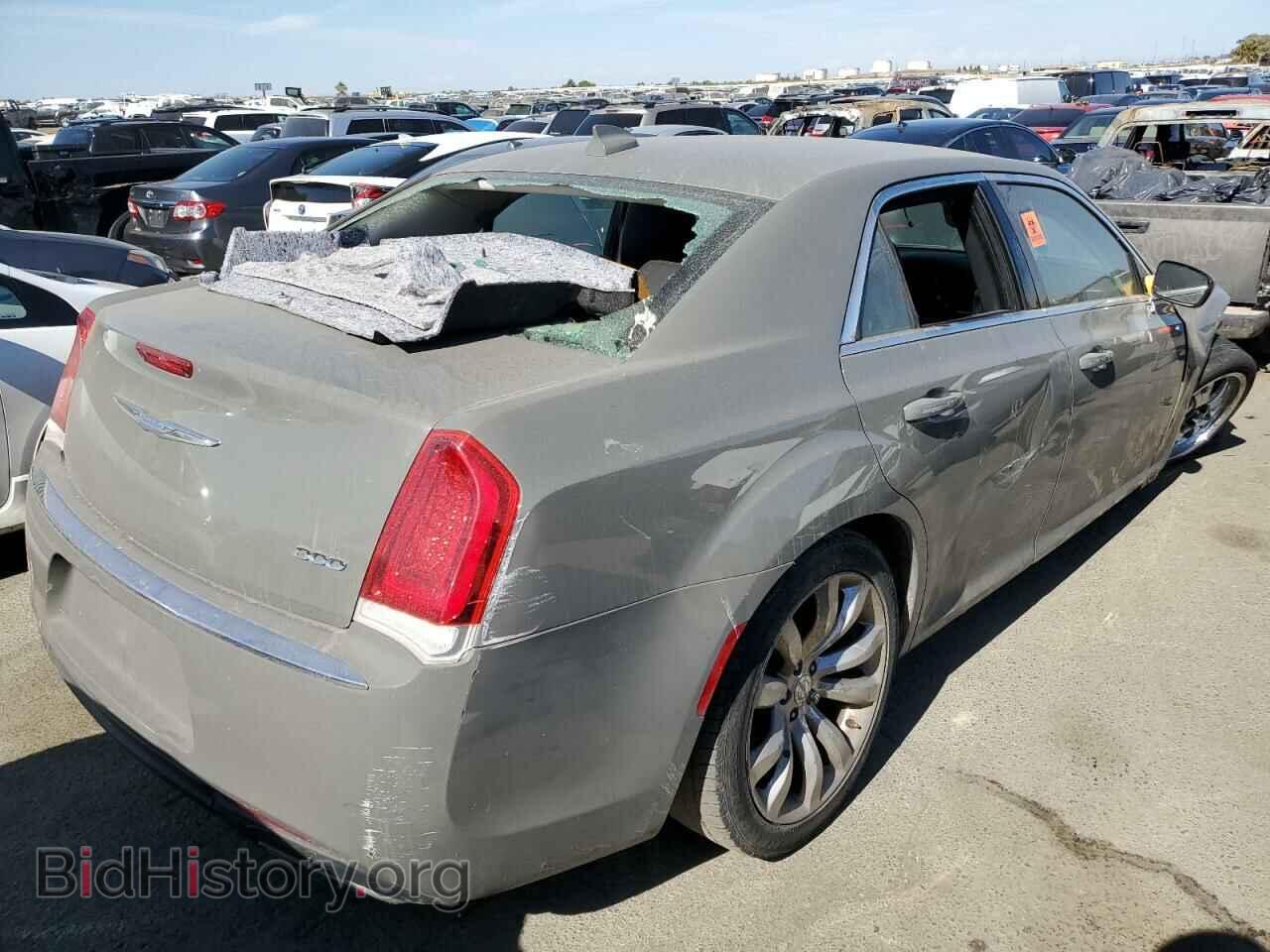 2017 CHRYSLER 300 - VIN: 2C3CCAAG1HH647041 - Фото 3