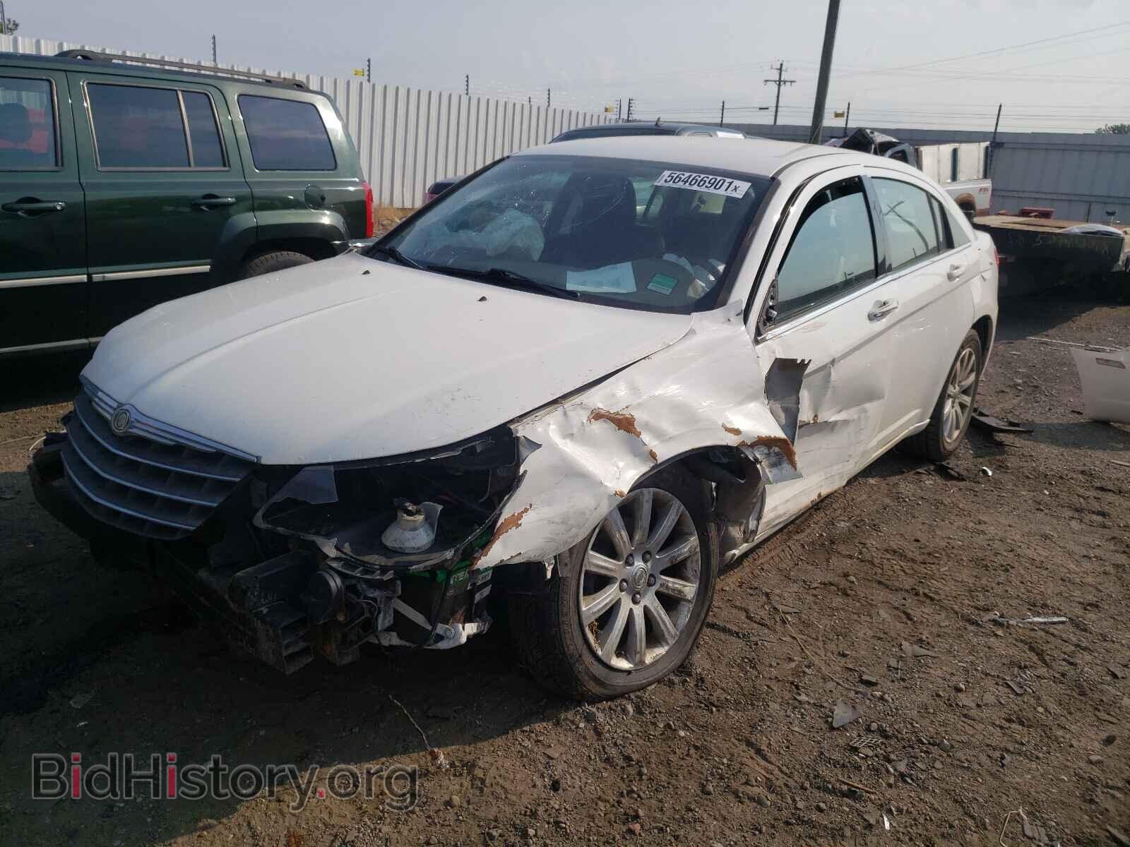 2010 CHRYSLER SEBRING - VIN: 1C3CC5FB7AN169869 - Фото 2