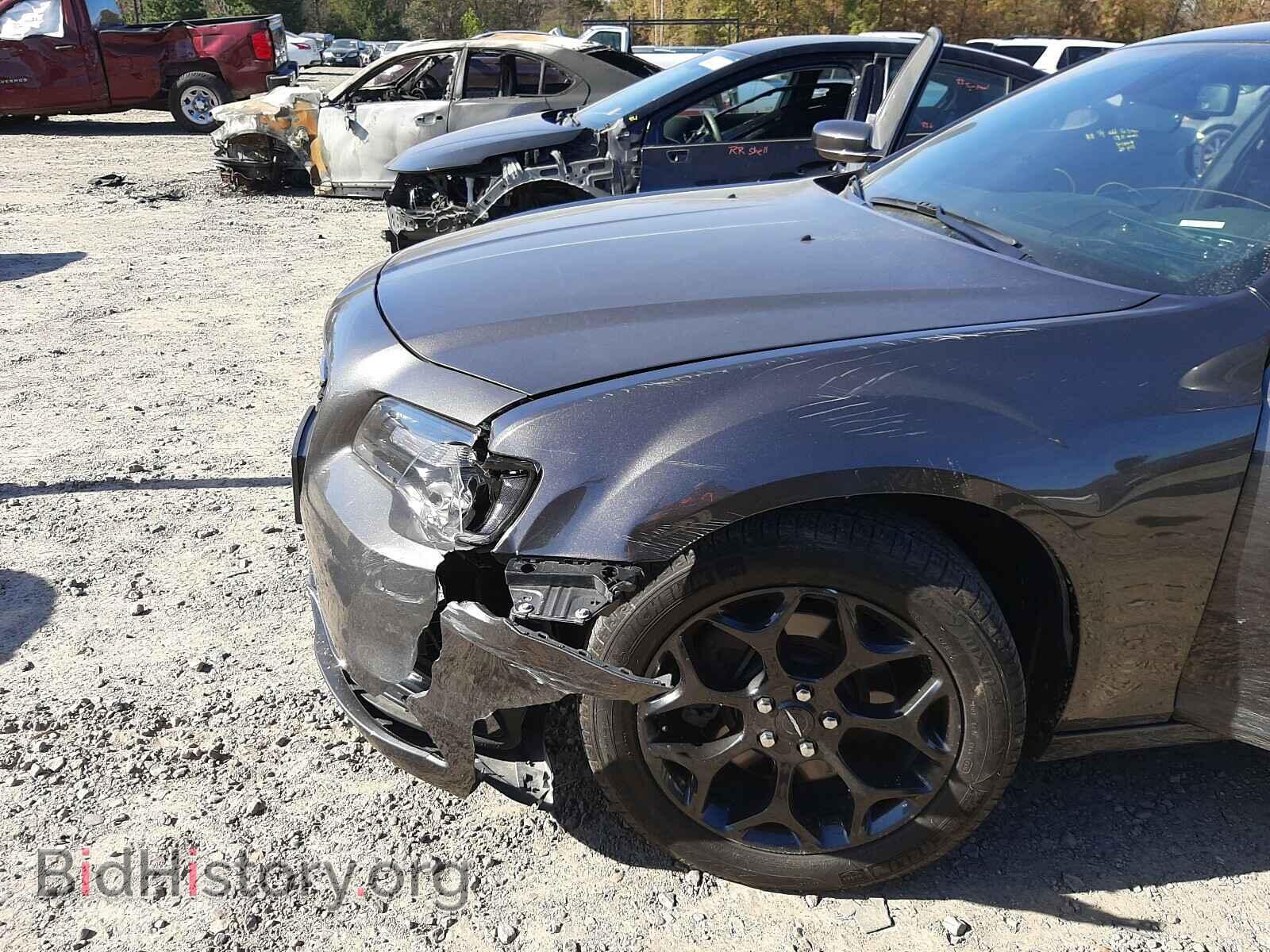 2019 CHRYSLER 300 - VIN: 2C3CCAGG7KH640528 - Фото 9