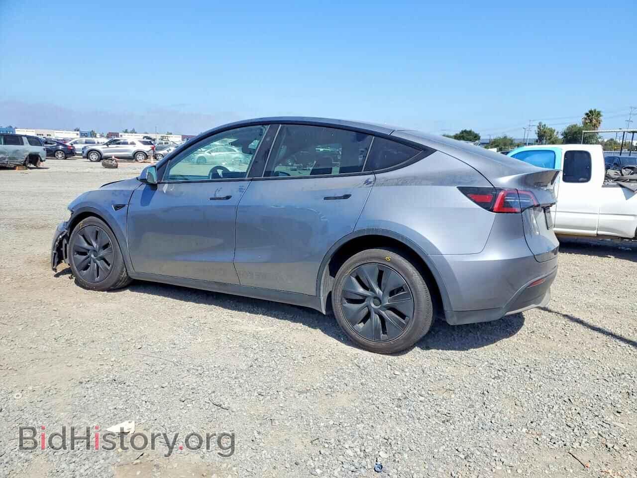 2024 TESLA MODEL Y - VIN: 7SAYGDED6RF210976 - Photo 2