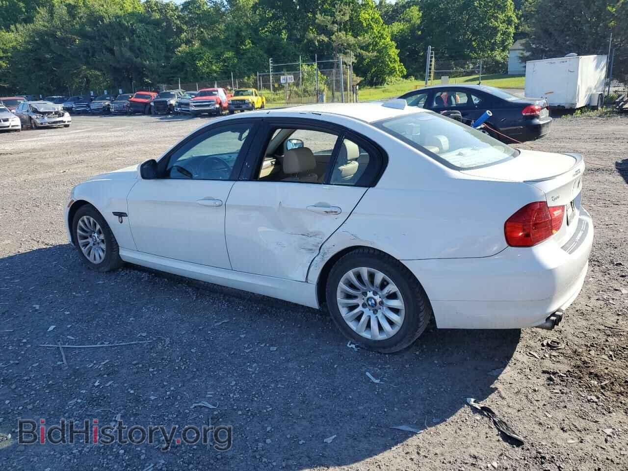 2009 BMW 3 SERIES - VIN: WBAPH57589NL78411 - Фото 2