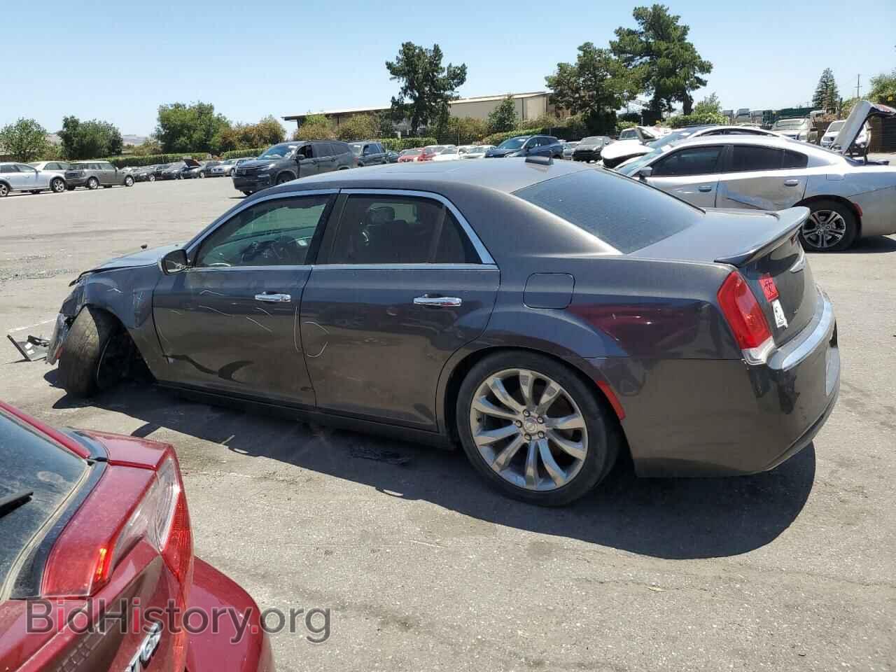 2019 CHRYSLER 300 - VIN: 2C3CCAEG6KH568563 - Фото 2
