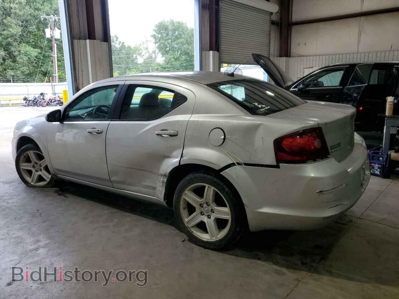 2011 DODGE AVENGER - VIN: 1B3BD1FB1BN556305 - Фото 2